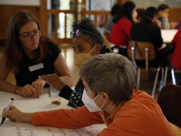 Workshop 1: Care-Arbeiter_innen und Verbündete weben eine neue Welt (World-Café)